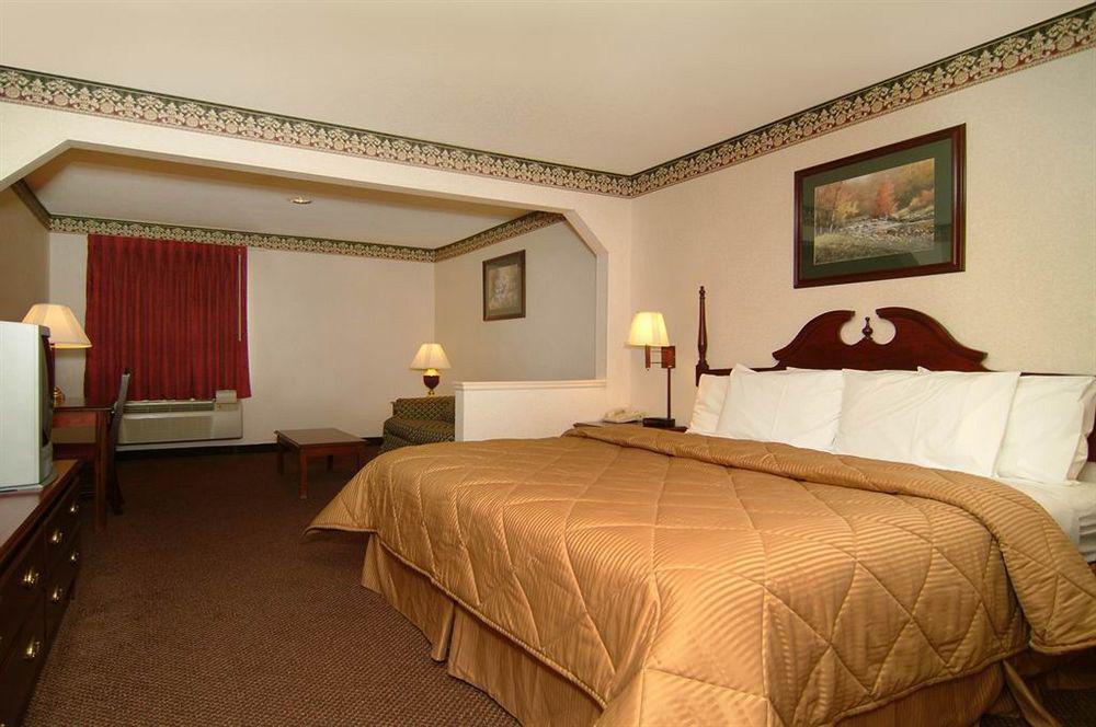 Quality Inn & Suites Pine Bluff Ar Room photo